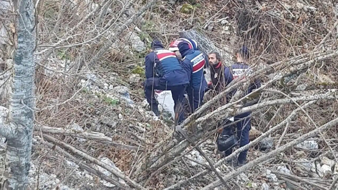 6 aydır kayıp olan kişinin cesedi ormanlık alanda bulundu