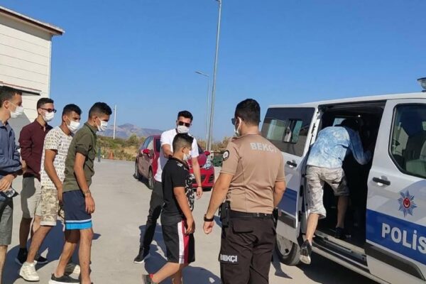 9 Düzensiz Göçmen Yakalandı