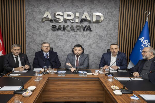 Sakarya Büyükşehir Belediye Başkan Adayı Yusuf Alemdar ASRİAD’ı Ziyaret Etti