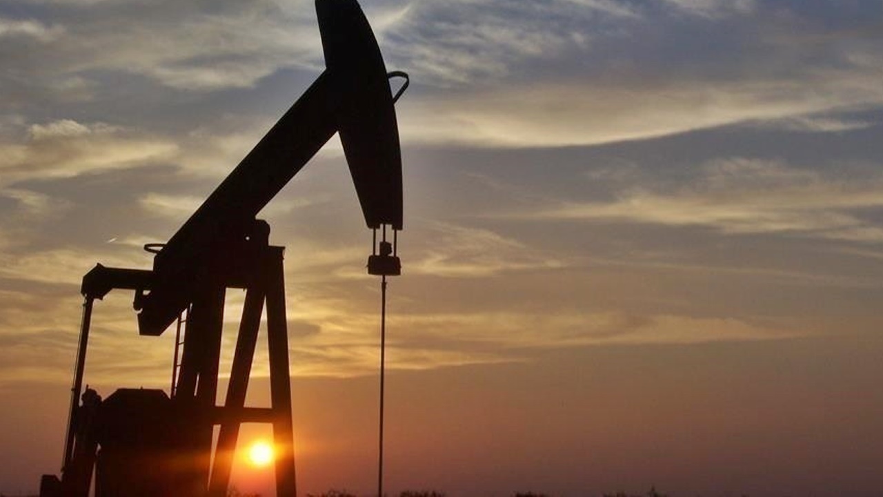 abdnin ham petrol stokları artış gösterdi
