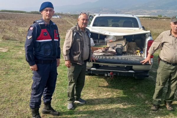 Ağ, Kafes Ve Ses Sistemiyle Saka Kuşu Avlayan Kişiye Para Cezası