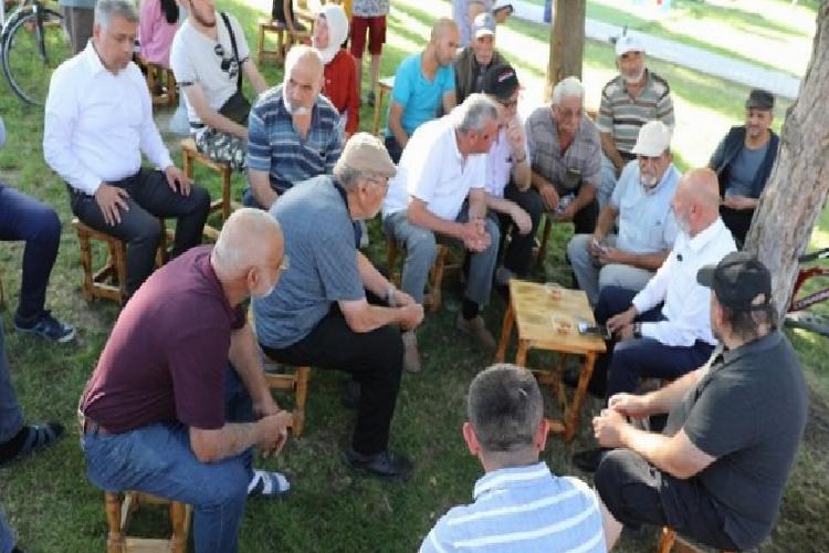 ahmet Çolakbayrakdar esnafla buluştu