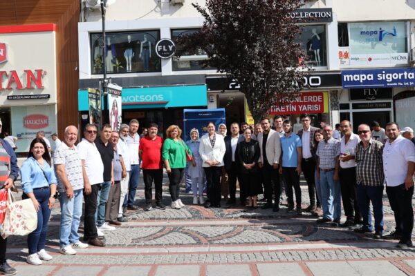 AK Parti Edirne İl Başkanlığından Mevlit Kandili’nde Vatandaşlara Sürpriz!