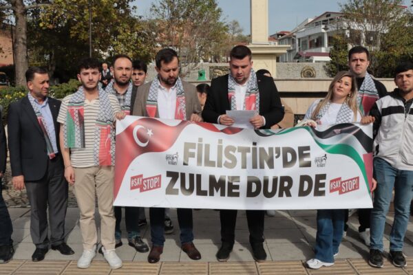 AK Parti Gençlik Kolları “Filistin’de Zulme Dur De” Diyor
