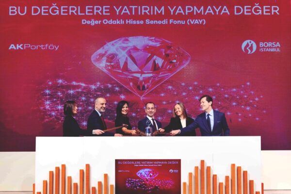 Ak Portföy Değer Odaklı Hisse Senedi Fonu “VAY” Yatırımcılara Sunuldu