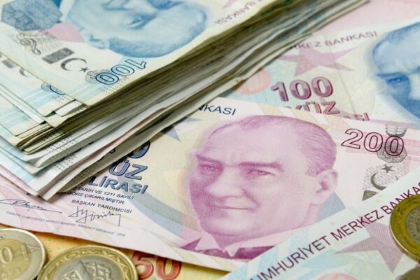 Akbank Emekli Promosyon Yarışını Kızıştırdı! Emekliye Ekim’de Toplam 22000 TL Ödeme Yapıyor!