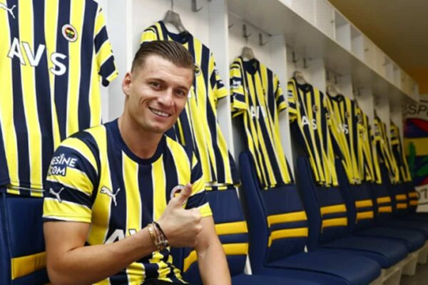 Alioski Fenerbahçe’ye Veda Etti 