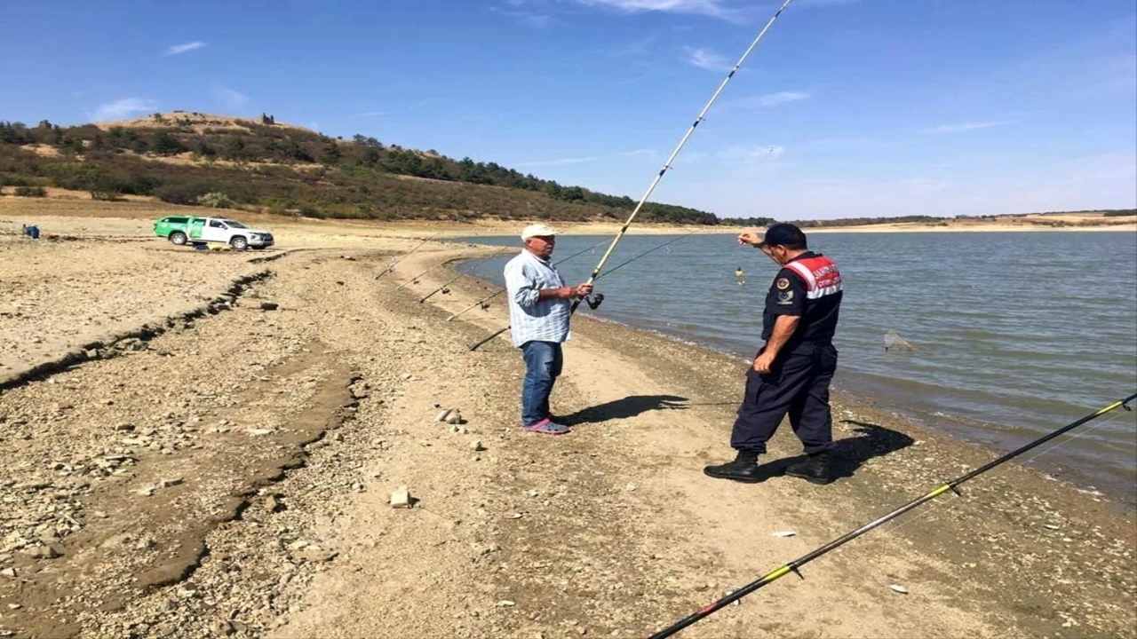 amatör balıkçılarına mevzuat bilgilendirmesi yapıldı