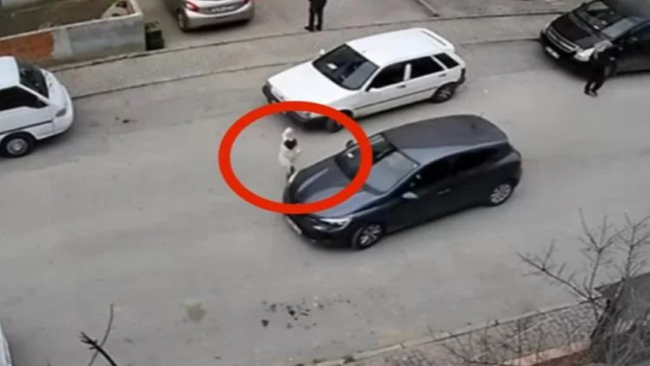 aniden yola Çıkan Çocuğu fark eden sürücünün hayat kurtaran manevrası