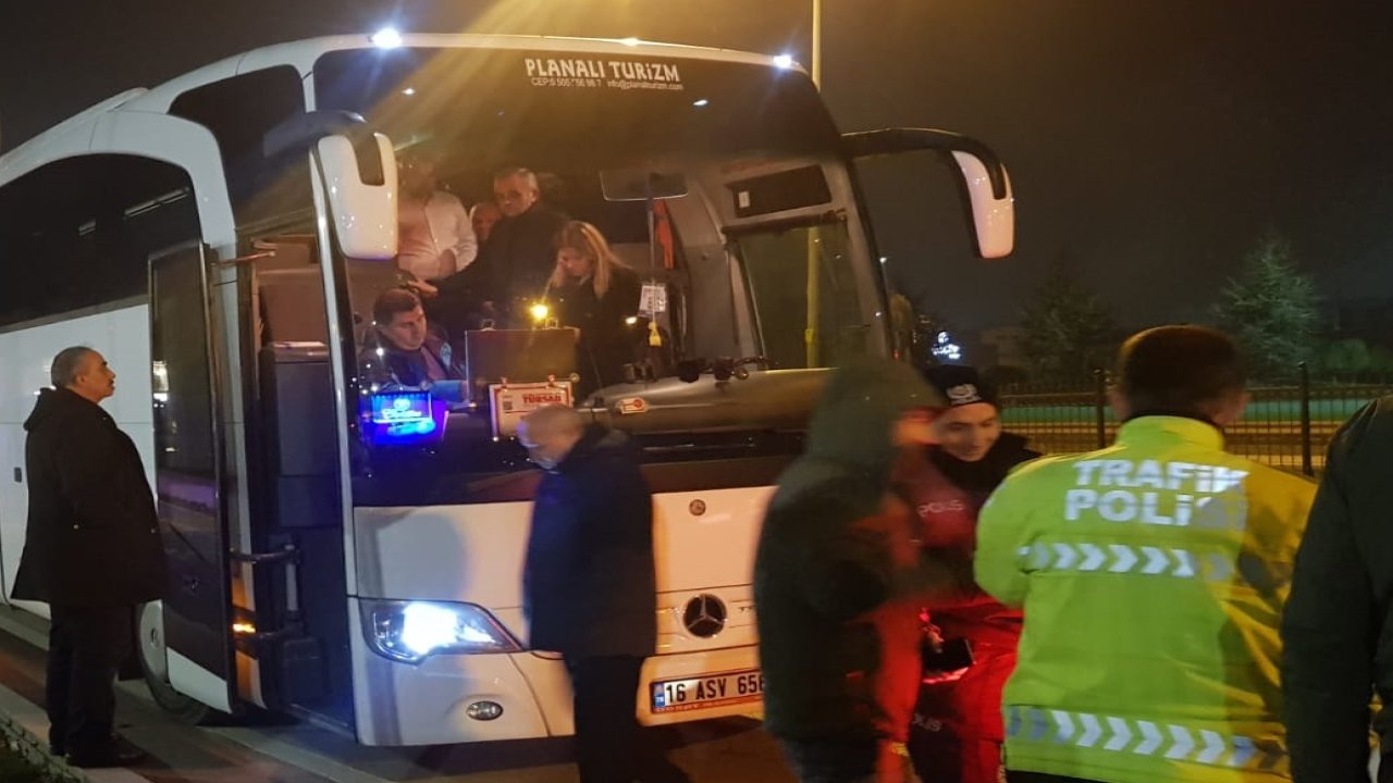 anıtkabire giden tur otobüsü Çalıntı Çıktı