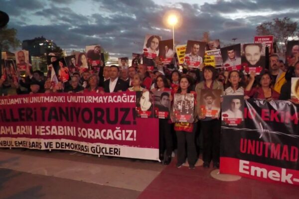 Ankara Gar Katliamı’nda Hayatını Kaybedenler Kadıköy’de Anıldı