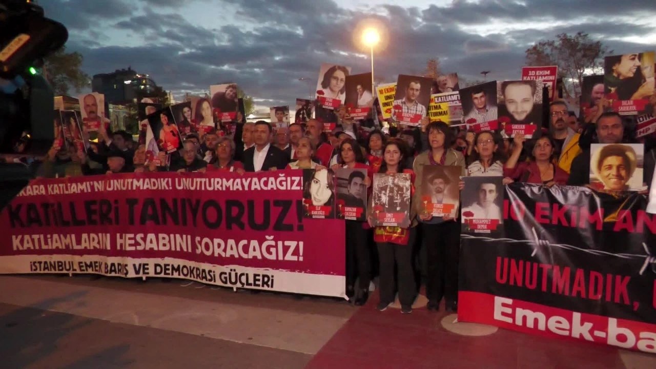 ankara gar katliamında hayatını kaybedenler kadıköyde anıldı