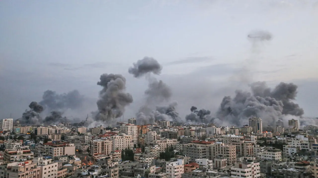 israil-hamas-savasinda-5-gun-260-binden-fazla-filistinli-yerinden-oldu-apae-jpg.webp