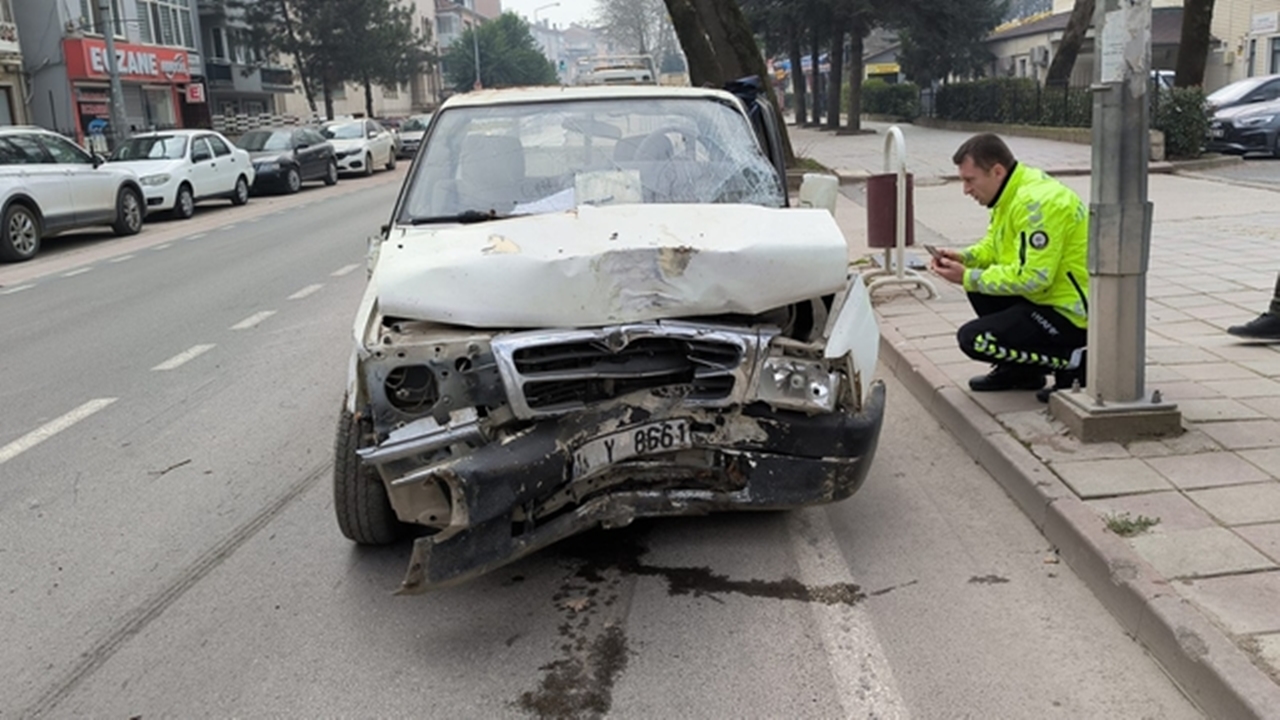 araç kullanırken kalp krizi geçiren sürücü hayatını kaybetti