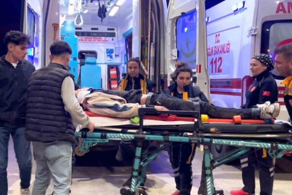 Arkadaş Ziyaretinde Asansör Boşluğuna Düşen Genç Yaralandı