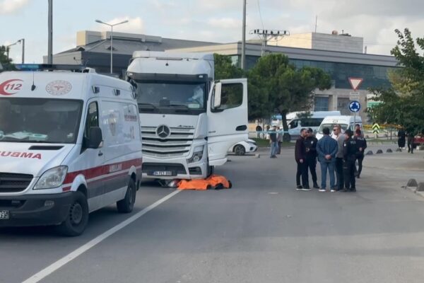Arnavutköy’de Hafriyat Kamyonunun Çarptığı Kazada Bir Kadın Hayatını Kaybetti