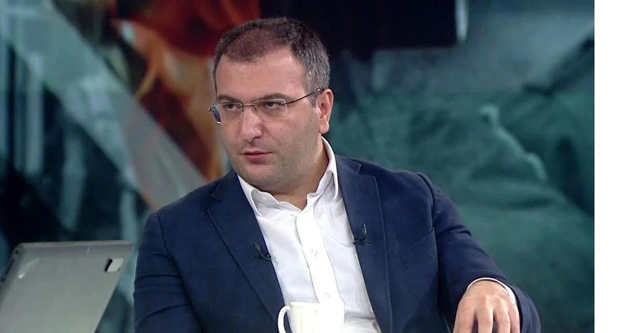 cem-kucuk.jpg