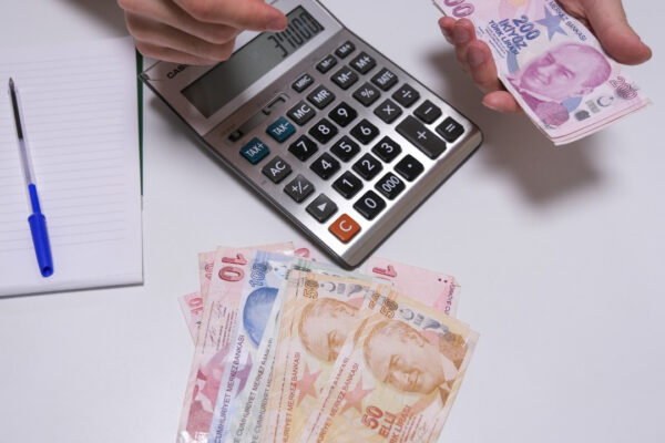 Asgari Ücret Yüksek Enflasyona Yenik Düştü! Dört Ayda 3 Bin TL Geriledi