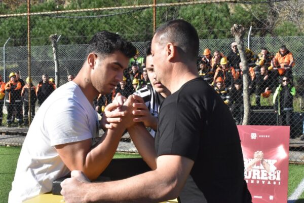 Asyaport TT’den Ferdi Üzel Bilek Güreşi Turnuvasında Birinci Oldu