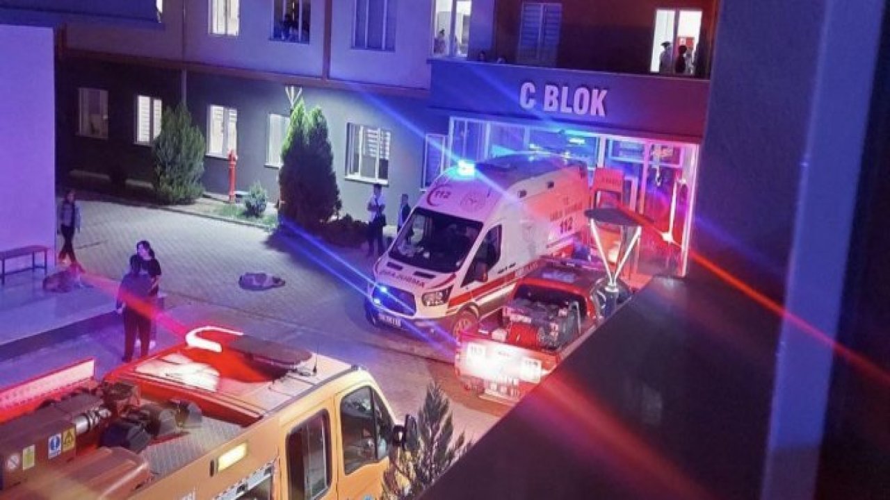 aydın valisi saldırıya uğradı Öğrencilerin tepkisiyle karşılaştı