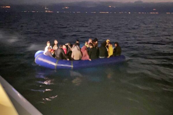 Ayvacık Açıklarında 34 Düzensiz Göçmen Yakalandı