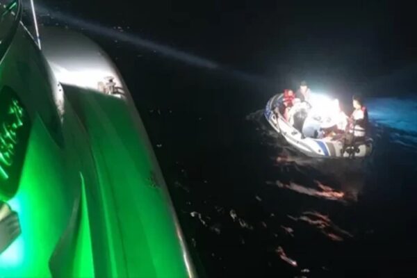 Ayvacık Açıklarında Düzensiz Göçmen Operasyonu
