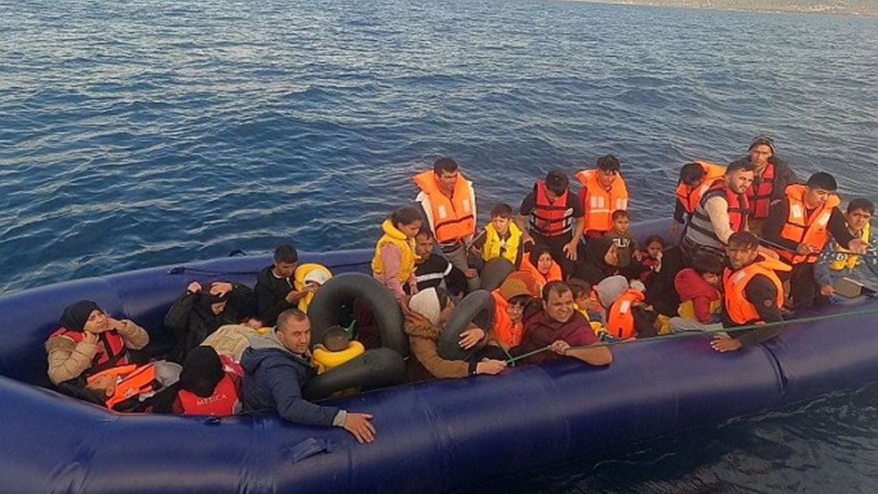 ayvacık açıklarında111 düzensiz göçmen yakalandı
