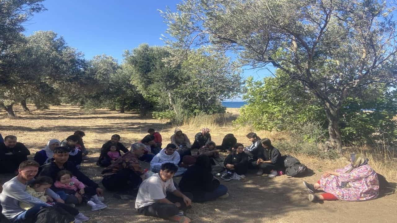 ayvacık İlçesinde 22 düzensiz göçmen yakalandı