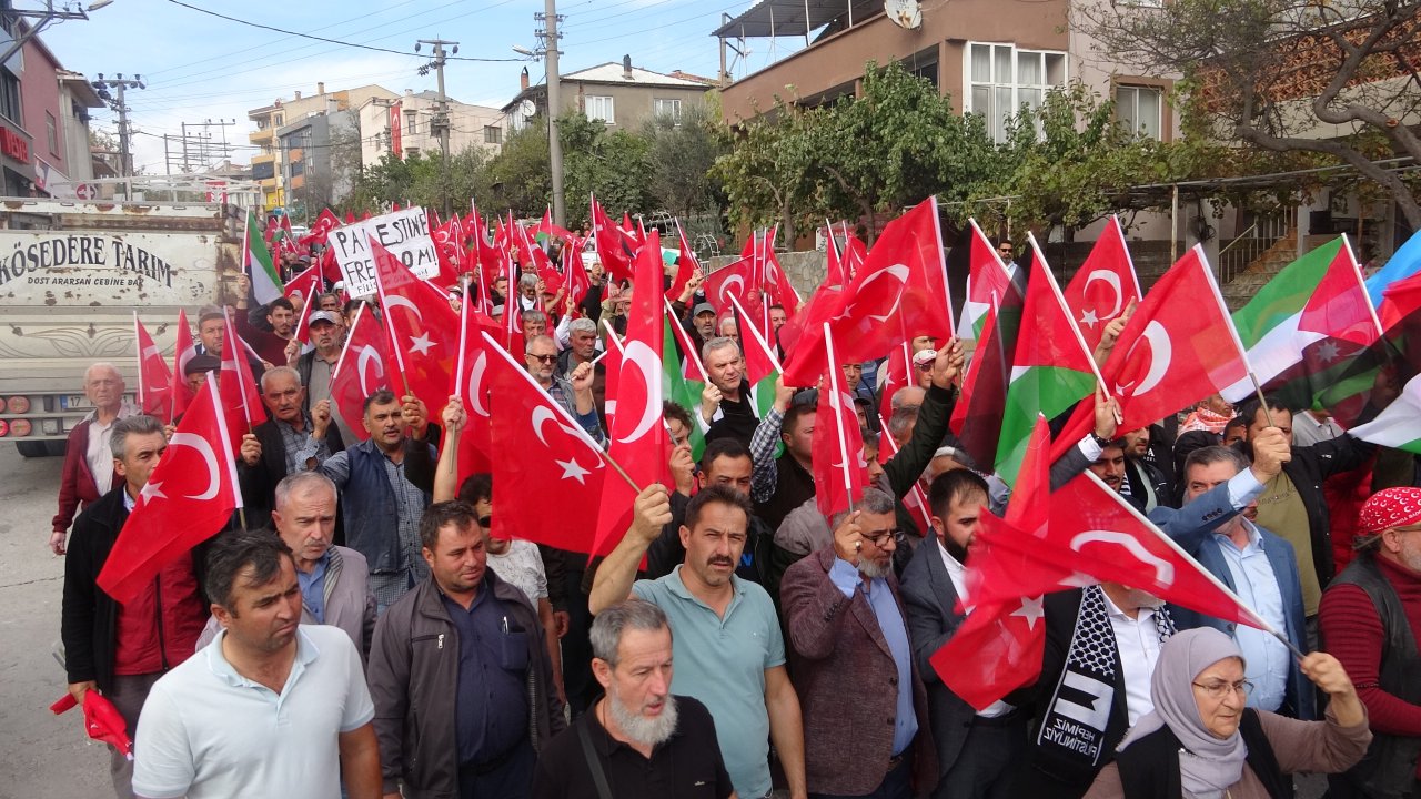 ayvacıkta filistine destek yürüyüşü