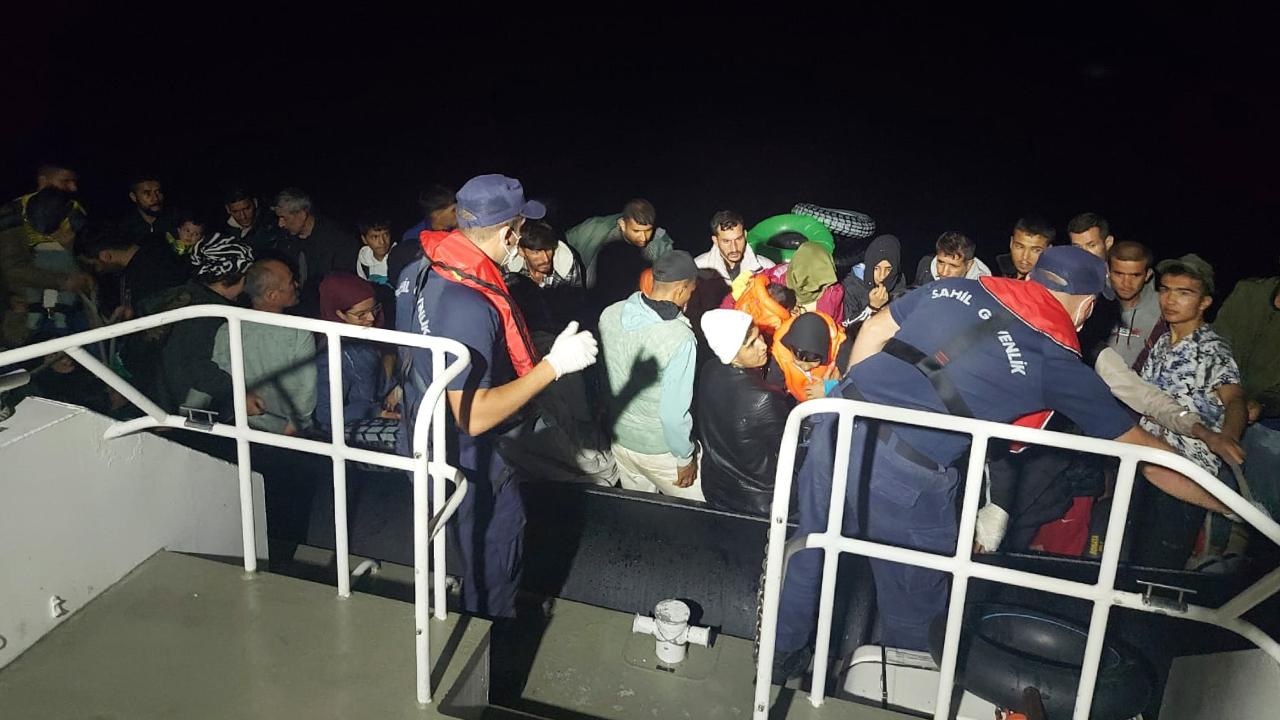ayvalık açıklarında göçmen operasyonu
