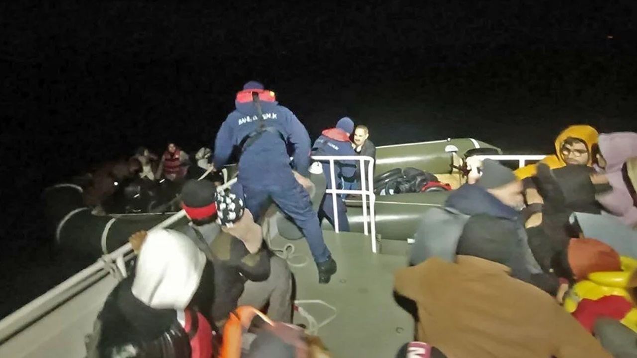 ayvalık açıklarında göçmen operasyonu