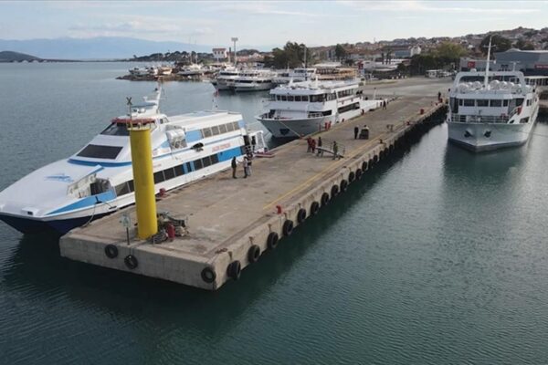 Ayvalık-Midilli Feribot Hatlarında Yılbaşı Yoğunluğu