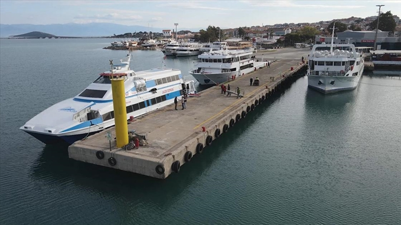 ayvalık-midilli feribot hatlarında yılbaşı yoğunluğu