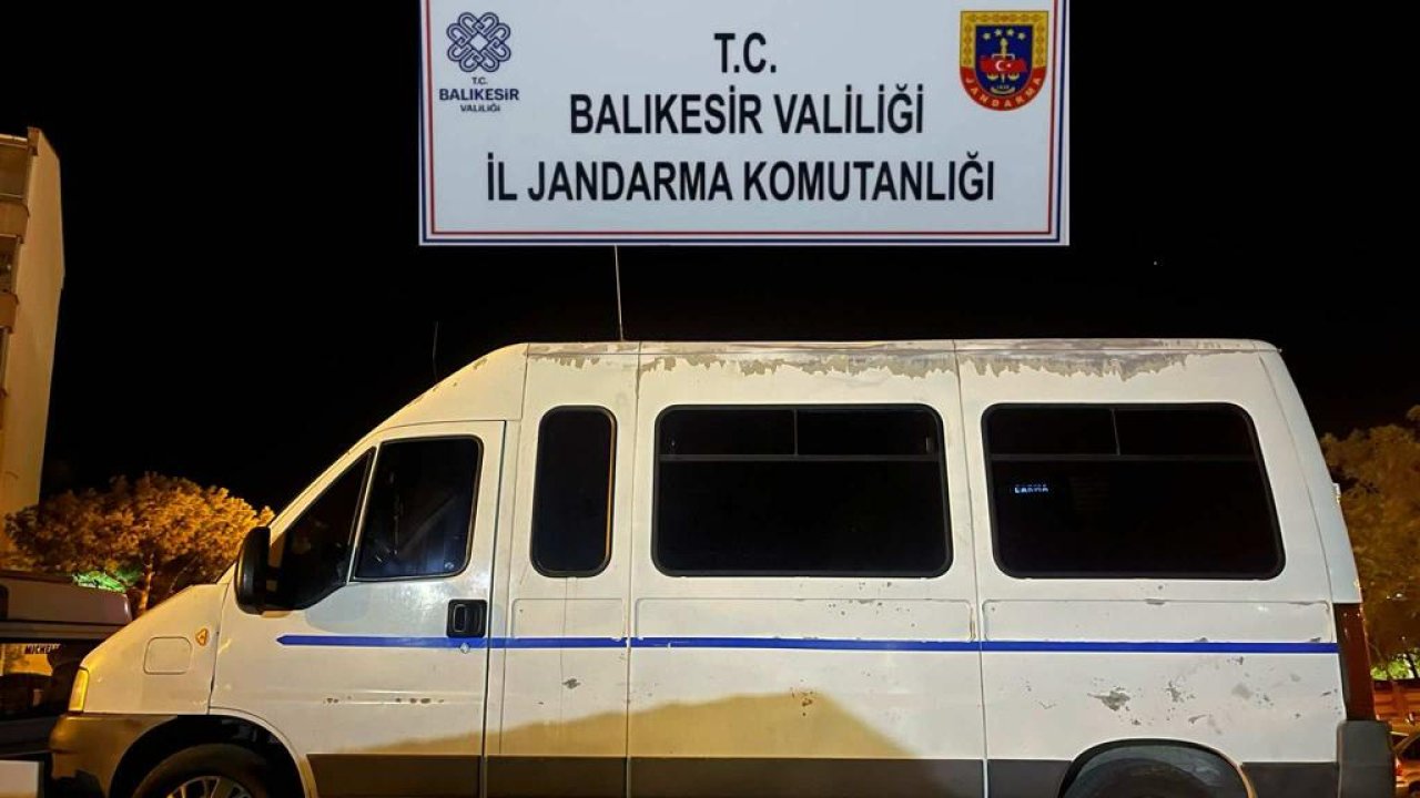 ayvalık operasyonunda 18 göçmen ve bir kaçakçılık Şüphelisi yakalandı