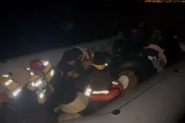 Ayvalık’ta 23 Düzensiz Göçmen Yakalandı