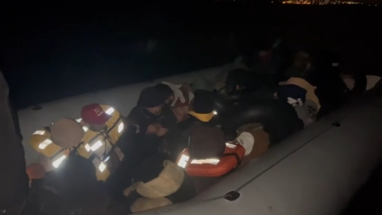 ayvalıkta 23 düzensiz göçmen yakalandı