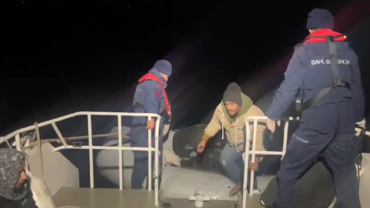ayvalıkta 47 düzensiz göçmen kurtarıldı