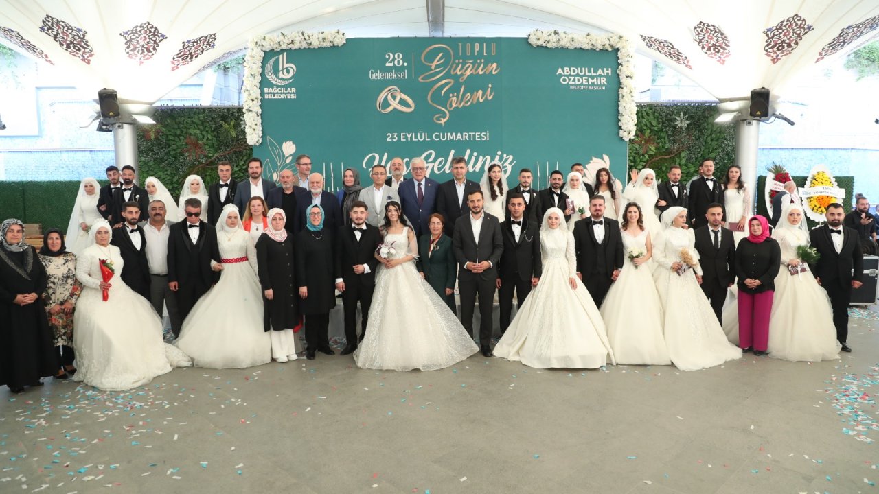 bağcılarda toplu düğün Şöleniyle 30 Çift mutlu bir birlikteliğe İlk adımı attı