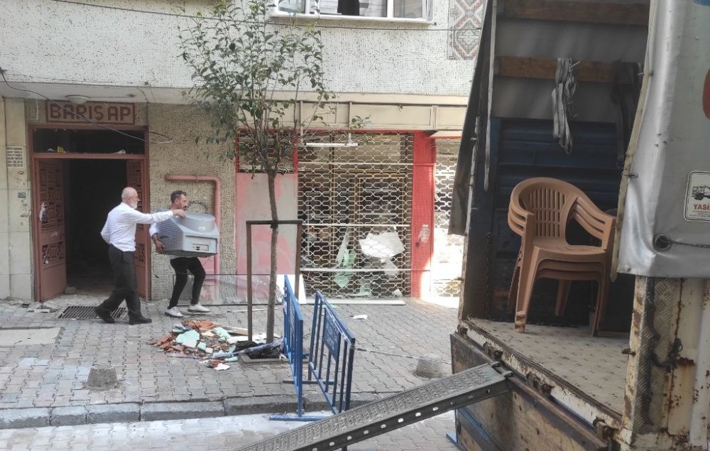 Bahçelievler'de Patlama Yaşanan Binada Taşınma İşlemleri Başladı