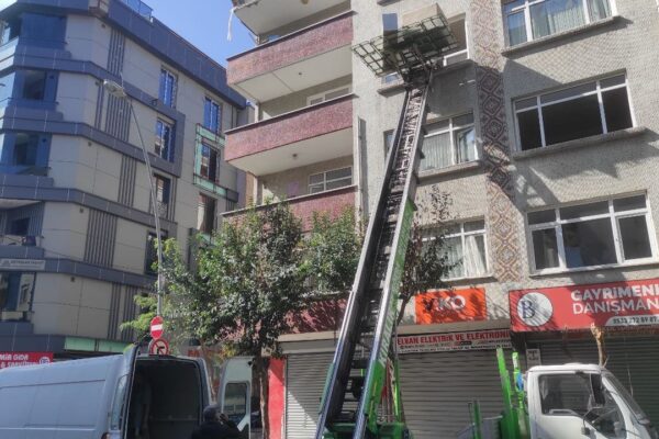 Bahçelievler’de Patlama Yaşanan Binada Taşınma İşlemleri Başladı