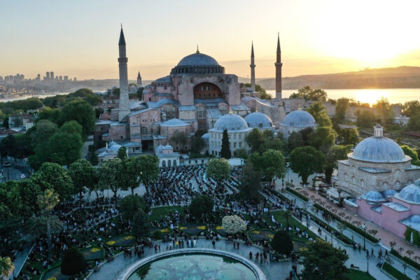 Bakan Mehmet Nuri Ersoy Duyurdu! Ayasofya Camii Turistlere Ücretli Olacak
