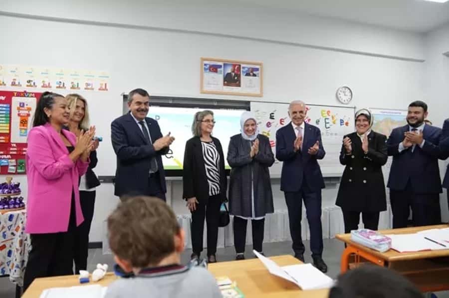 bakan-tekin-okul-acilisinda-konustu2-min.jpg