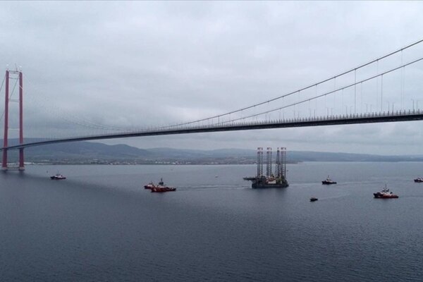 Bakanlık Açıkladı: Çanakkale Boğazı Çift Yönlü Trafiğe…