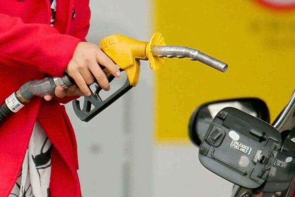 Bakanlıktan Tartışma Yaratan Akaryakıt Zammı Açıklaması