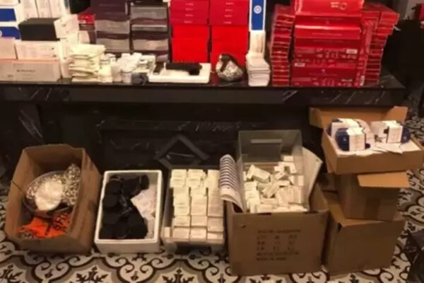 Bakırköy’de Kaçak İlaç Operasyonunda Botoks İlaçları Ele Geçirildi