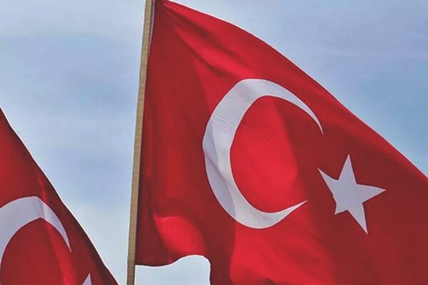 Balıkçılar Tekneleriyle “Ay Yıldız İle 100. Yıl” Koreografisi Yaptı
