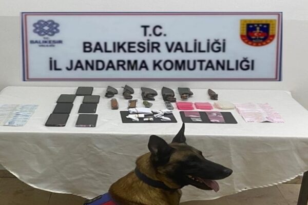 Balıkesir’de Uyuşturucu Ticareti Operasyonu: 10 Zanlı Gözaltında!