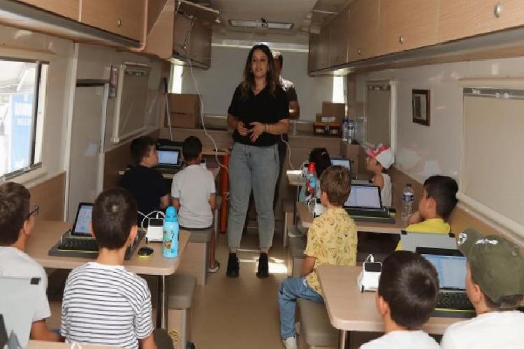 bandırmada çocukların yüzü bu atölyelerde gülüyor