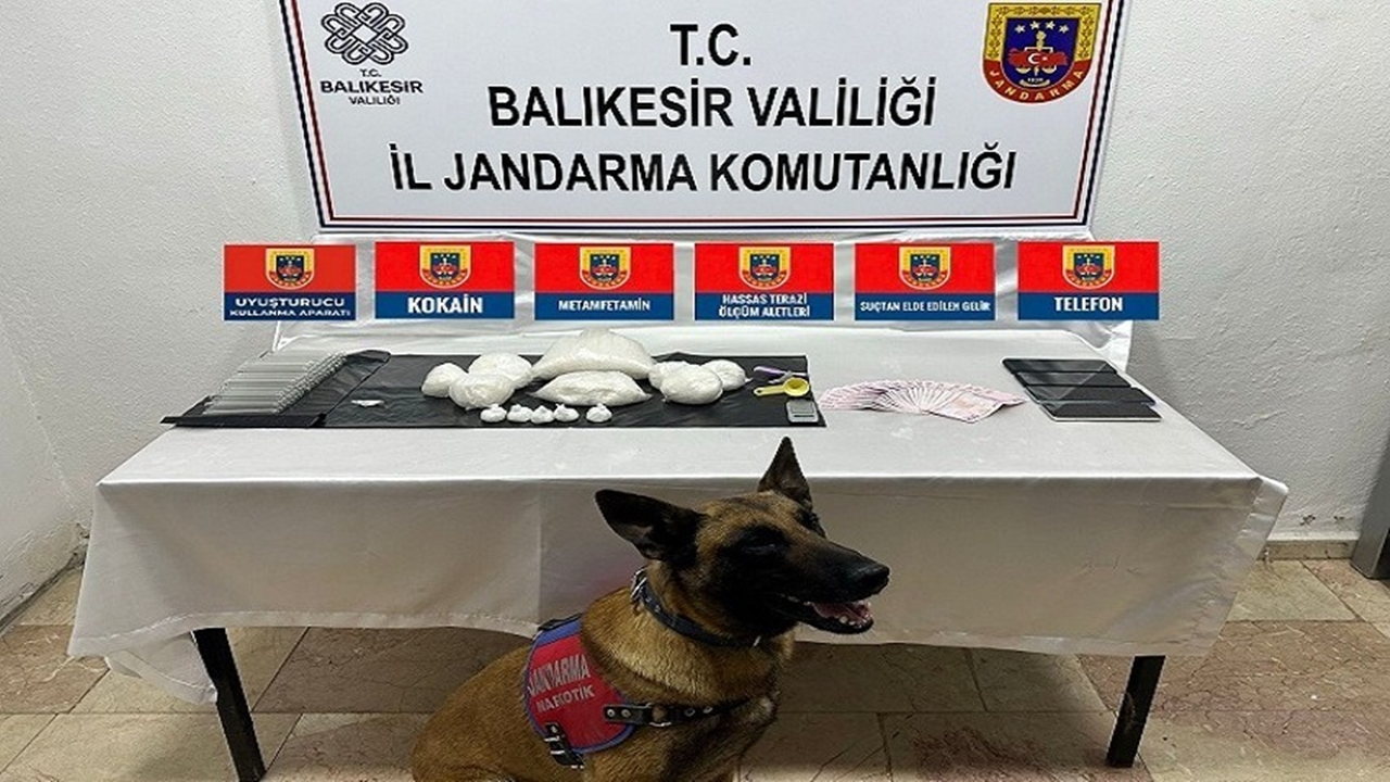 bandırmada uyuşturucu operasyonu 4 zanlı yakalandı