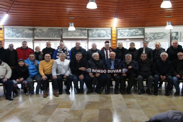 Bandırmaspor eski futbolcularını ağırladı